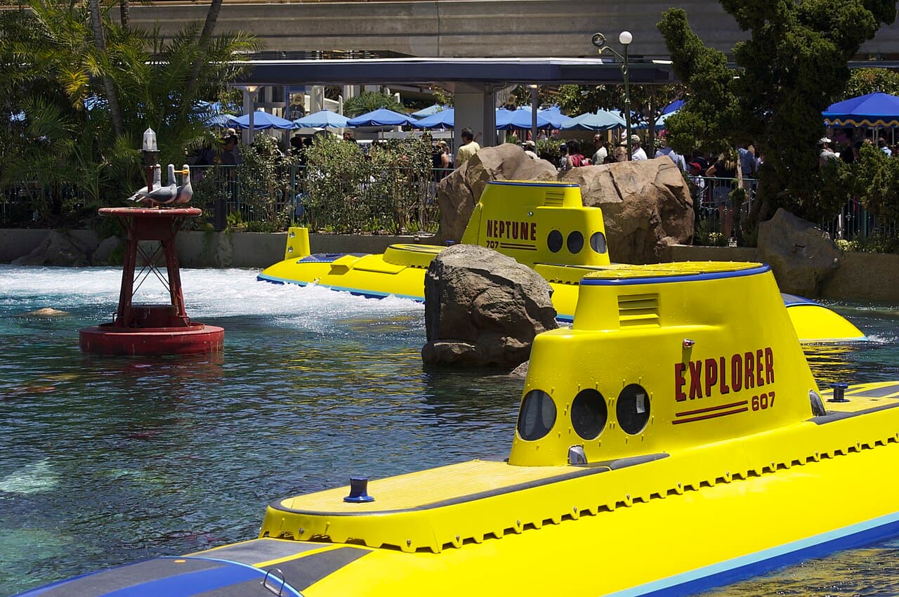 Finding Nemo Submarine Voyage