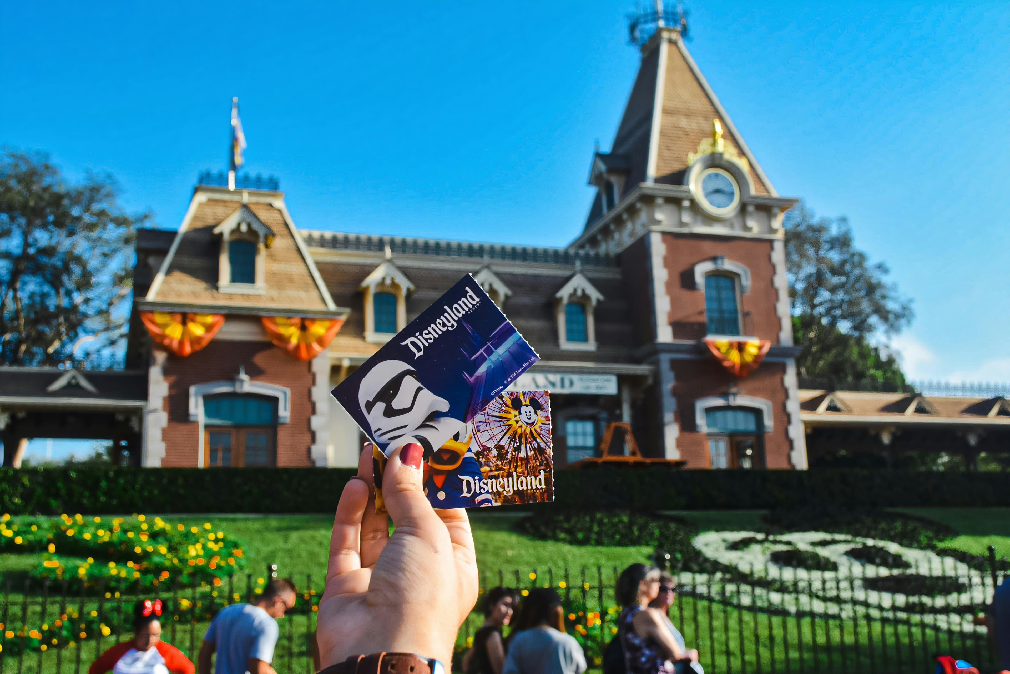 Cheapest Time to Visit Disneyland — The Complete Money-Saving Guide