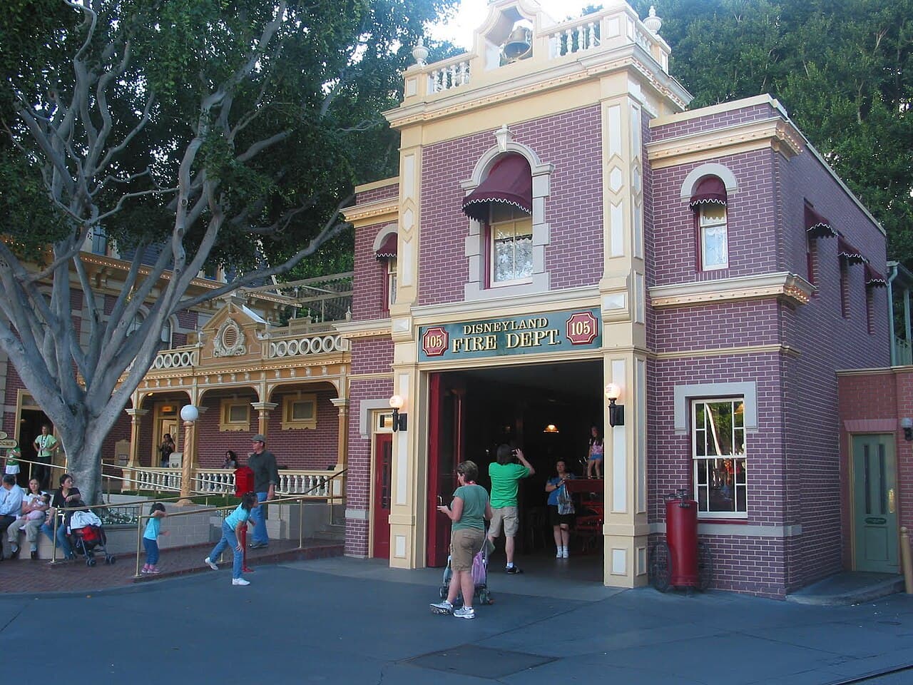 Disneyland Hidden Secrets — The Insider Guide to Everything You've Been Walking Past