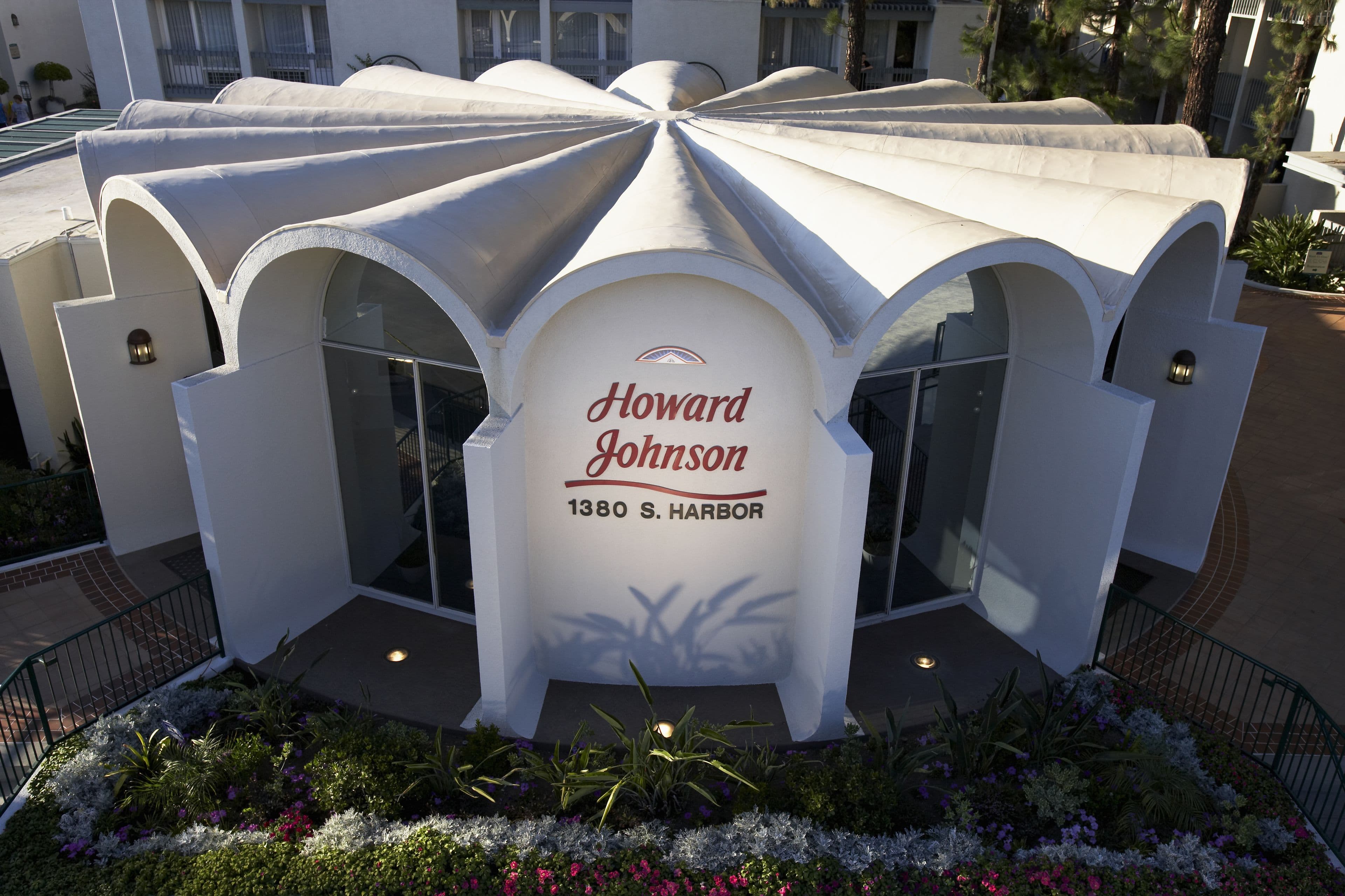 Howard Johnson Anaheim Hotel & Water Playground