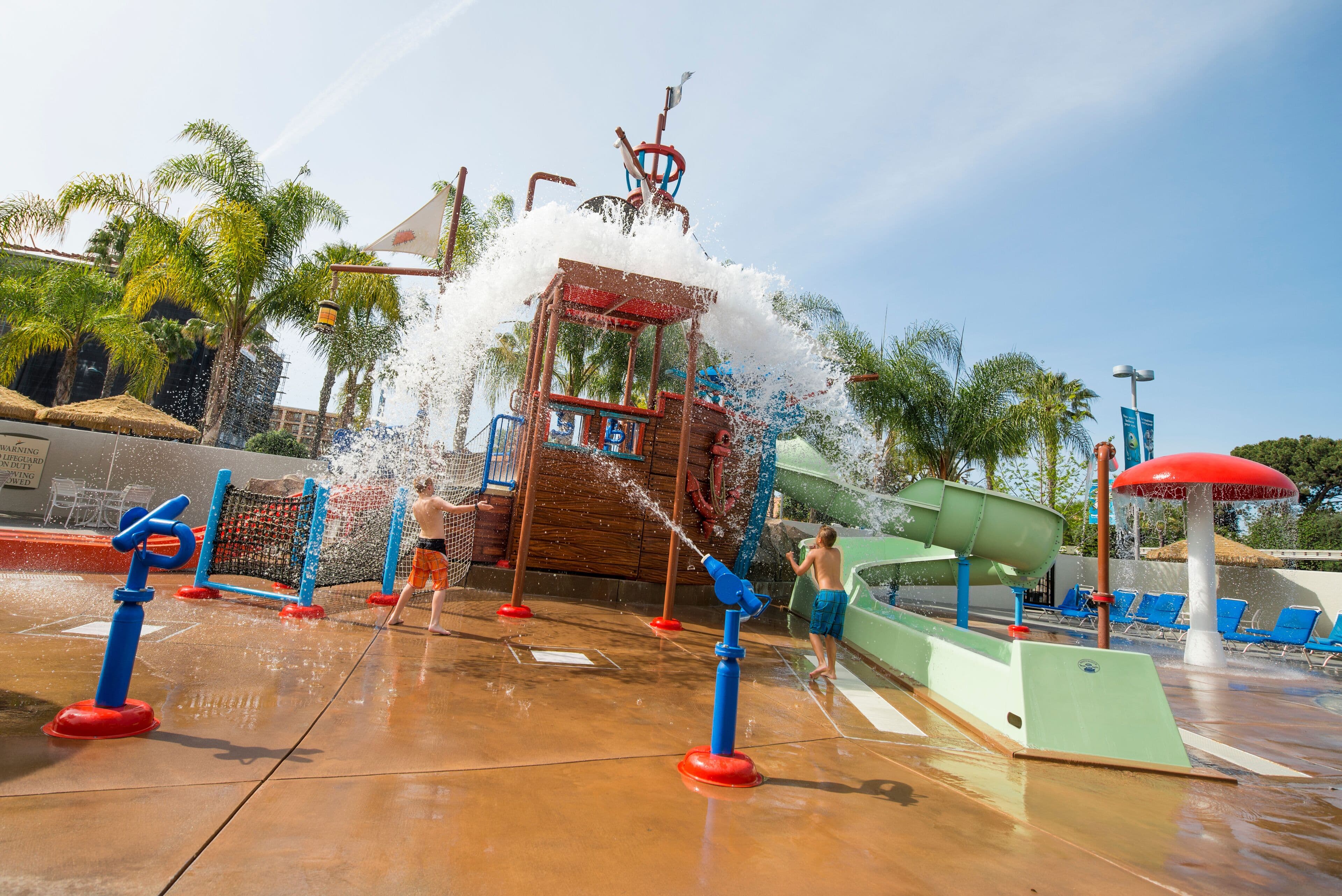 Howard Johnson Anaheim Hotel & Water Playground — photo 3