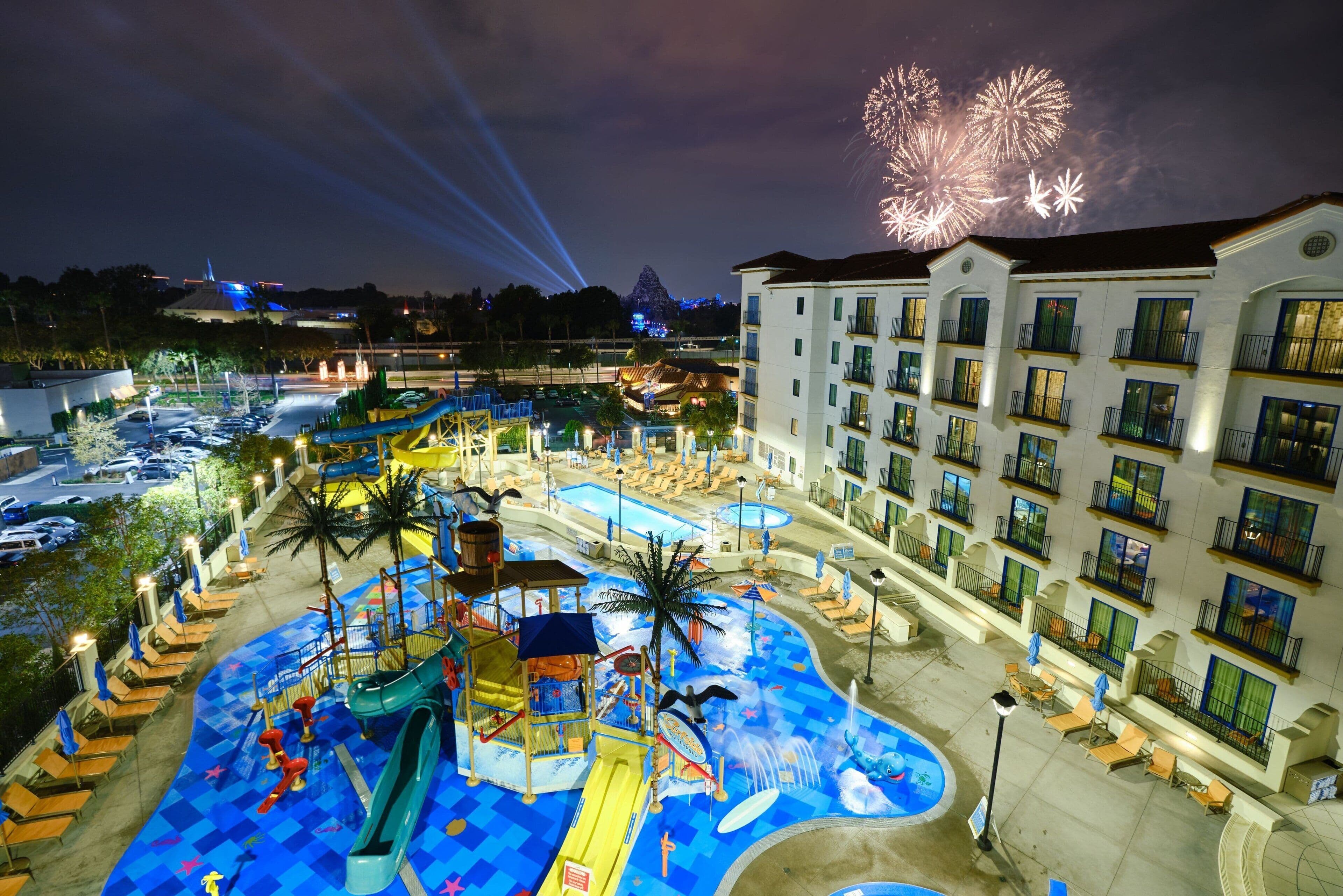 Courtyard by Marriott Anaheim Theme Park Entrance — photo 2