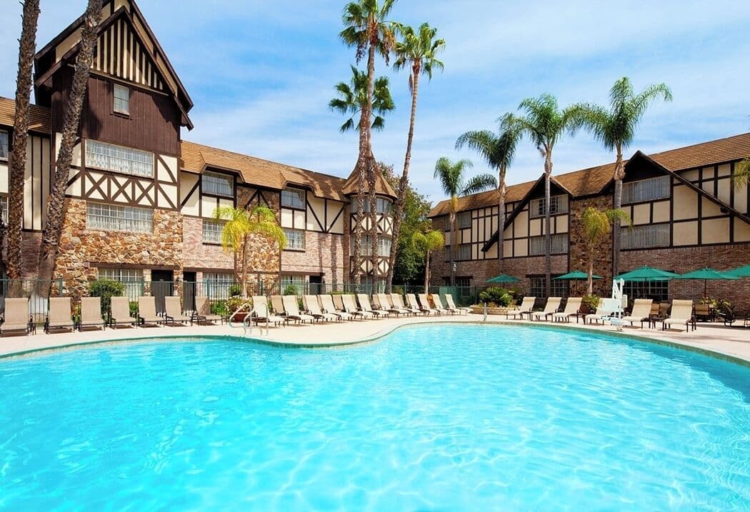 Anaheim Majestic Garden Hotel — photo 2