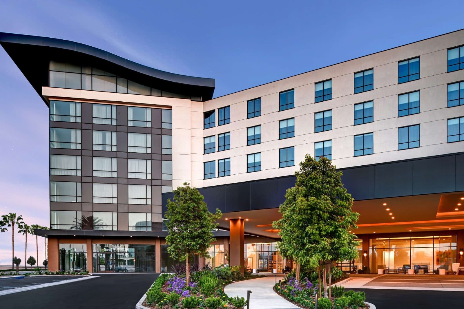Hilton Garden Inn Anaheim Resort — photo 2