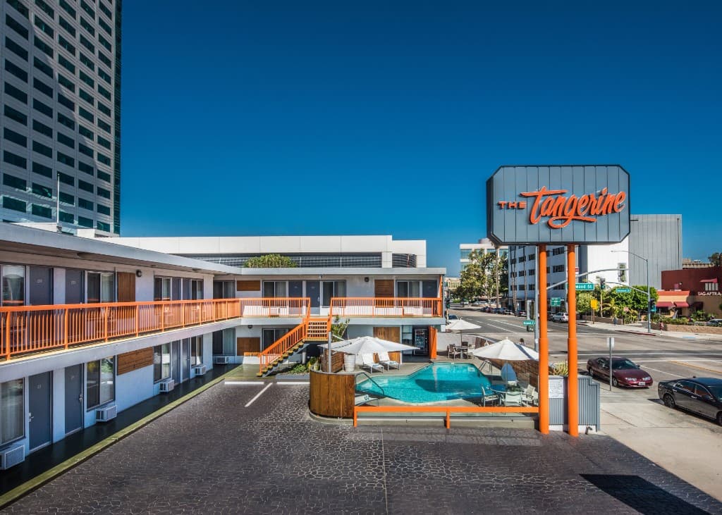 The Tangerine — A Burbank Hotel — photo 3
